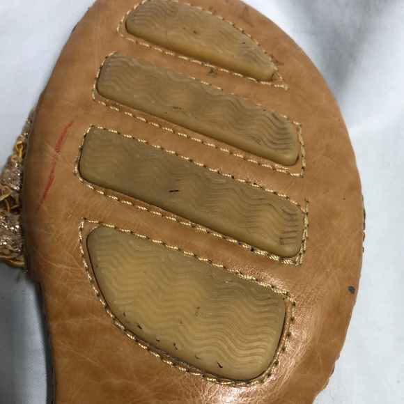 Up close brand sz 7 gold yellow and glitter heeled slides - Picture 9 of 11